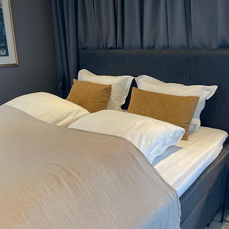 Guesthouse - Near City Center- Parking Available ซานเดฟยอร์ด ภายนอก รูปภาพ