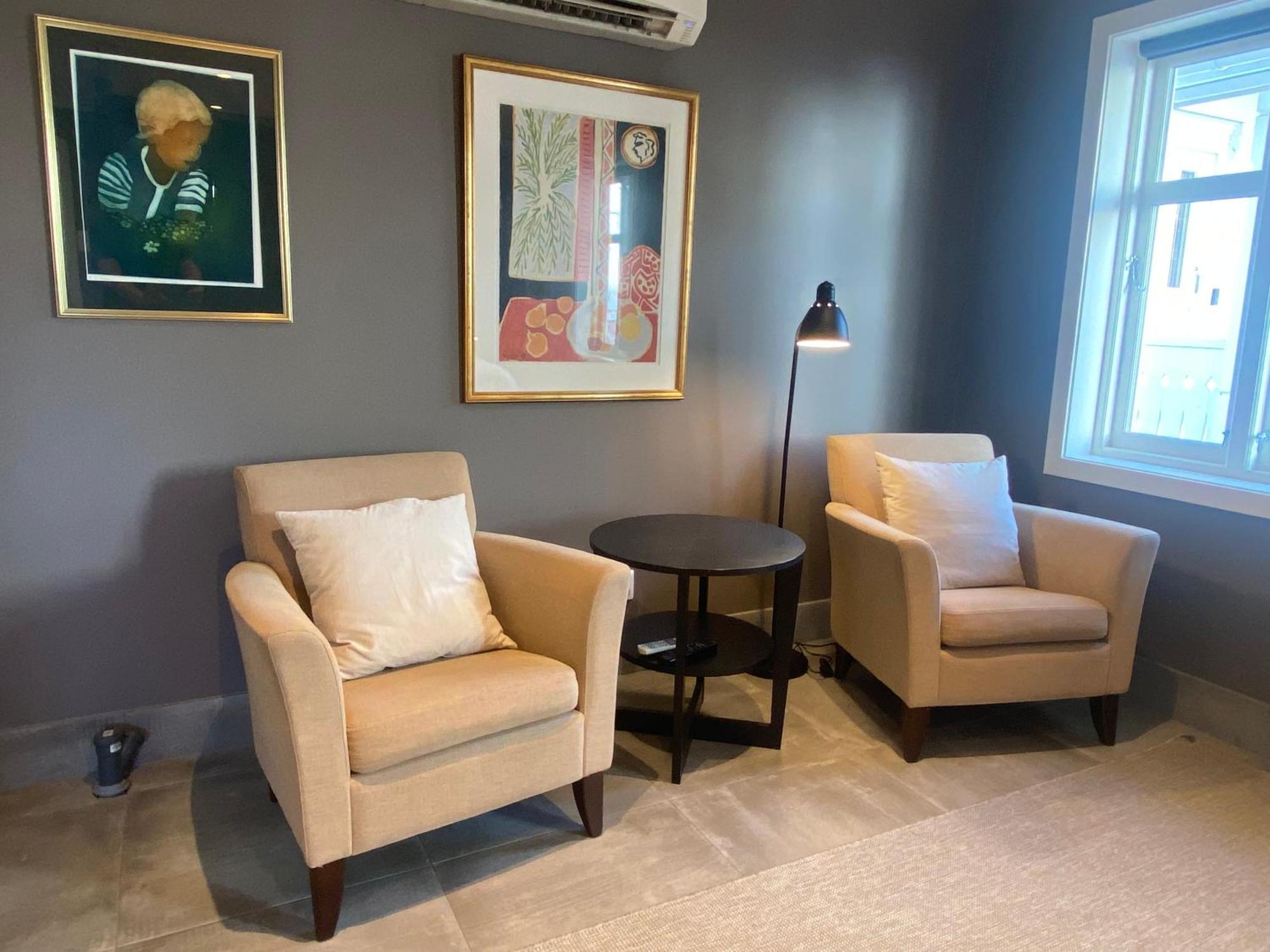 Guesthouse - Near City Center- Parking Available ซานเดฟยอร์ด ภายนอก รูปภาพ
